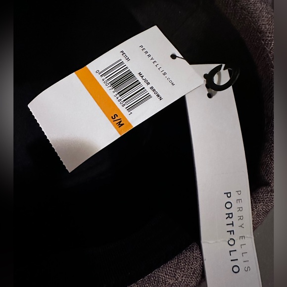 NWT PERRY ELLIS
PORTFOLIO HAT. - Picture 5 of 8